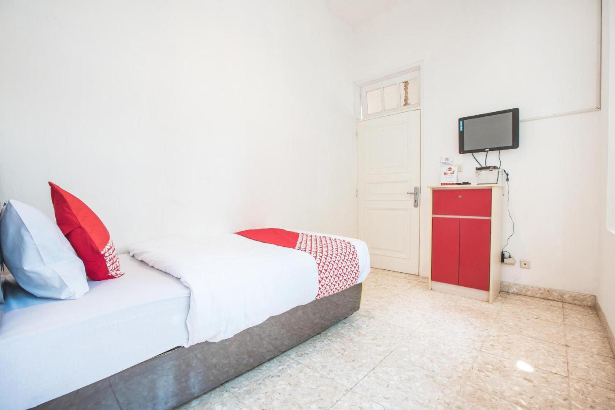 Capital O 332 Residence G17 Kemang جاكرتا المظهر الخارجي الصورة