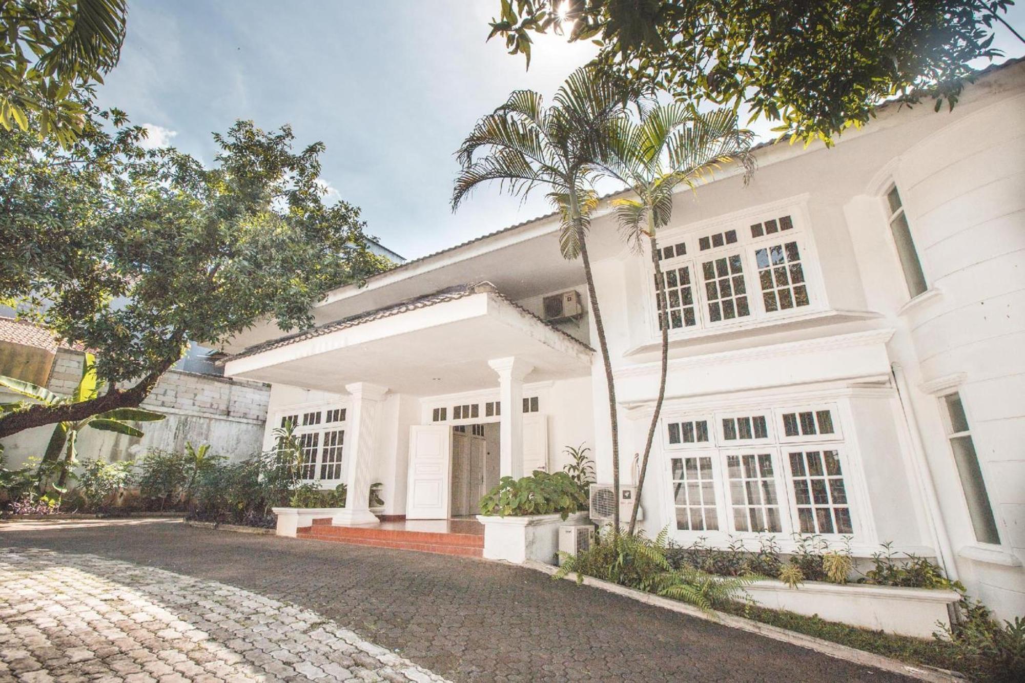 Capital O 332 Residence G17 Kemang جاكرتا المظهر الخارجي الصورة